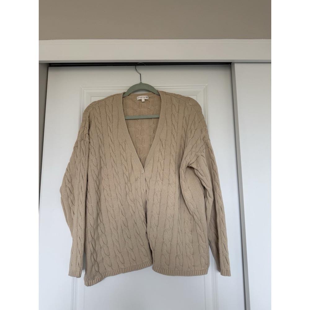 demylee cable knit cardigan Beige Size L Classic Preppy Minimalist Cotton V Neck